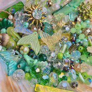 NEW & VTG GREENS Glass, Shell, Crystal Beads Charms MIXED BULK LOT DIY JEWELRY
